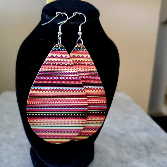 Earrings - Picture 1 of 1